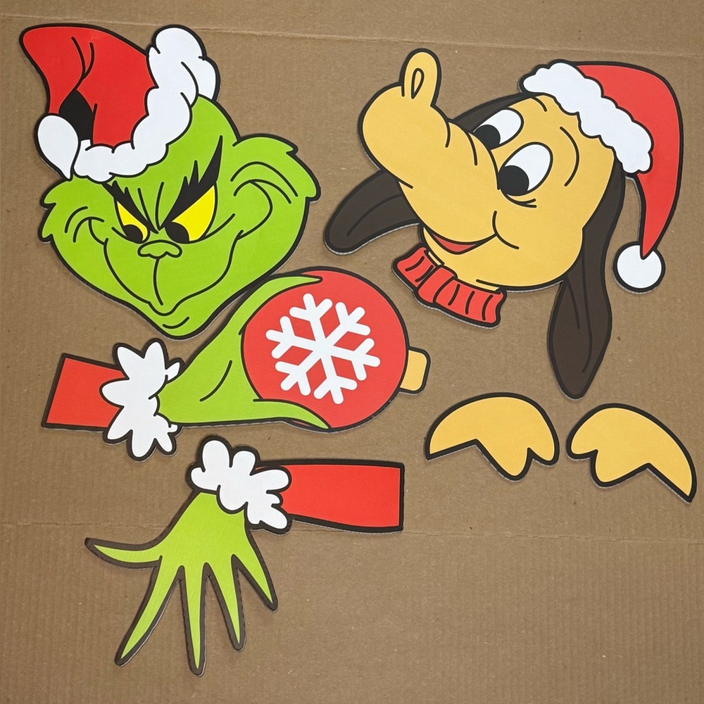 The Grinch Peeker Backyard Fence Decor - Christmas